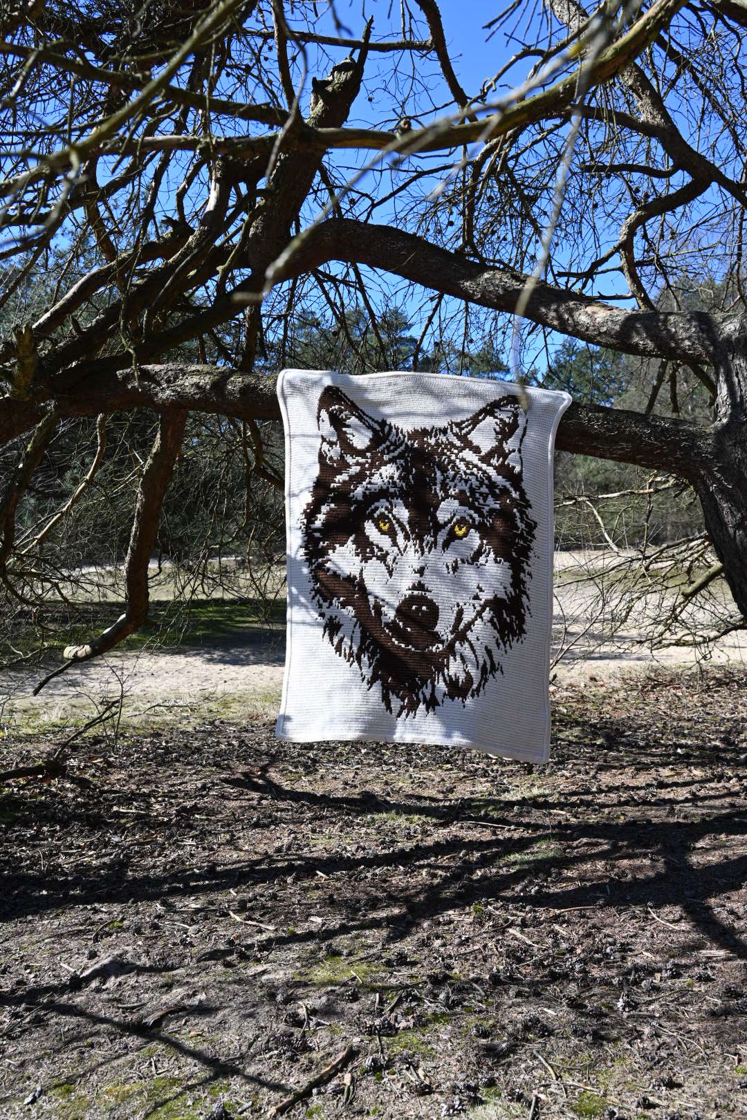 Majestic Wolf (The last day with overlay crochet) (Garenpakket)
