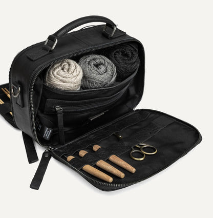 Muud Saturn Lilly Crossbody - black